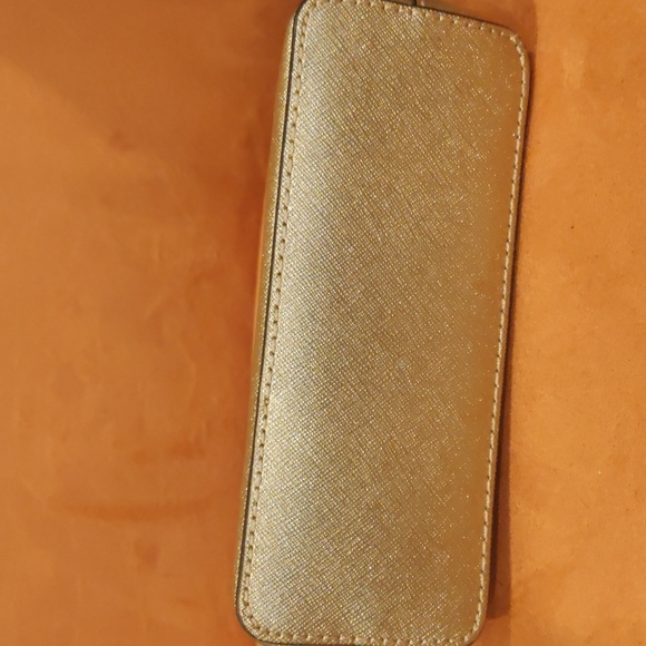 Michael Kors Cindy cosmetics bag in Gold metallic - Picture 5 of 5